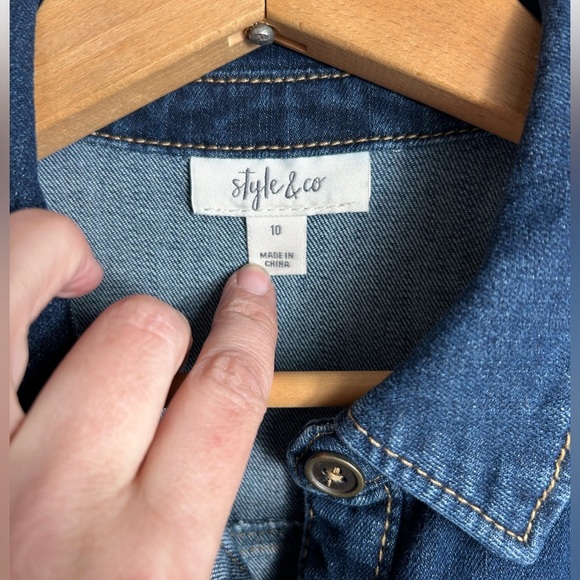 Style & Co. sleeveless denim shirt dress, Size 10, button front, relaxed fit - Picture 2 of 7